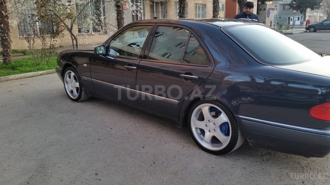 Mercedes E 240 1998, 220,000 km - 2.4 l - Gəncə