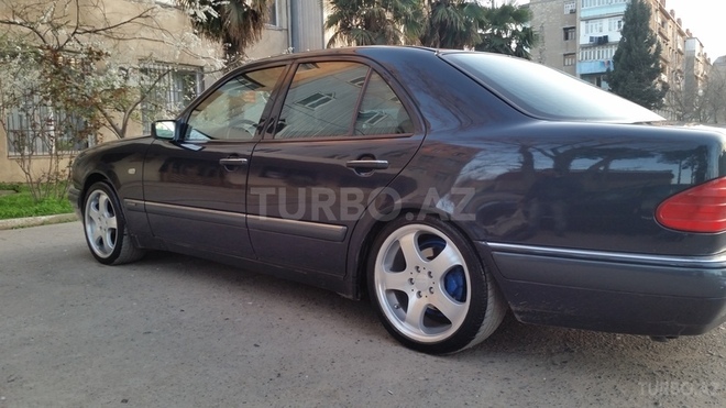 Mercedes E 240 1998, 220,000 km - 2.4 l - Gəncə