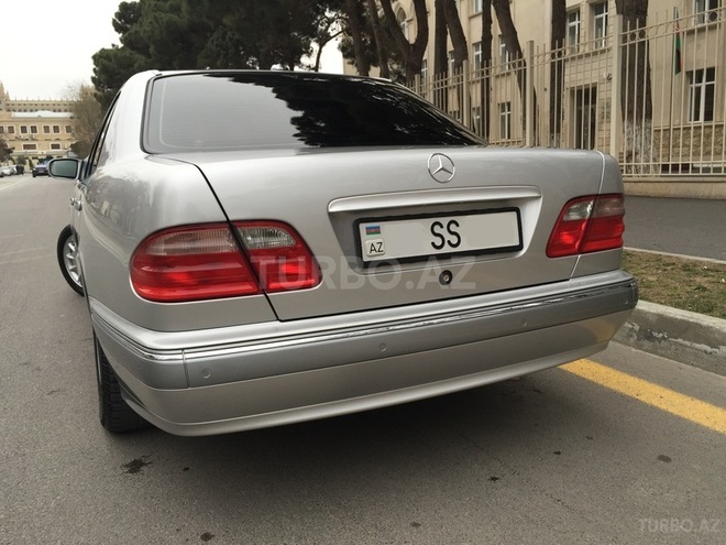 Mercedes E 240 2000, 125,100 km - 2.6 л - Bakı