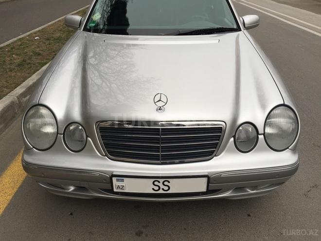 Mercedes E 240 2000, 125,100 km - 2.6 л - Bakı