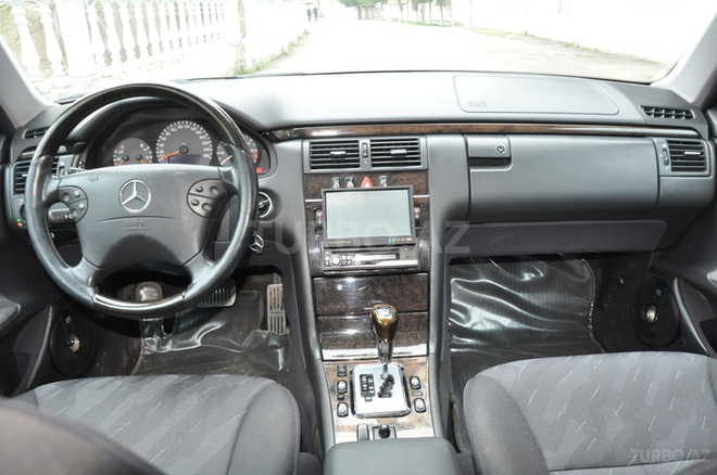 Mercedes E 240 2001, 132,000 km - 2.6 л - Bakı