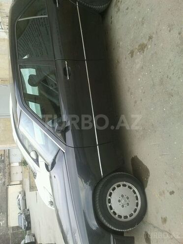 Mercedes E 220 1993, 382,320 km - 2.2 l - Bakı