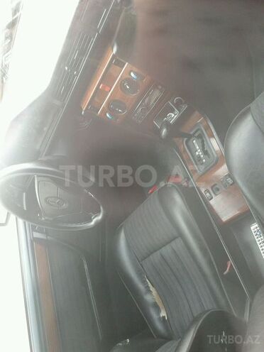 Mercedes E 220 1993, 382,320 km - 2.2 l - Bakı