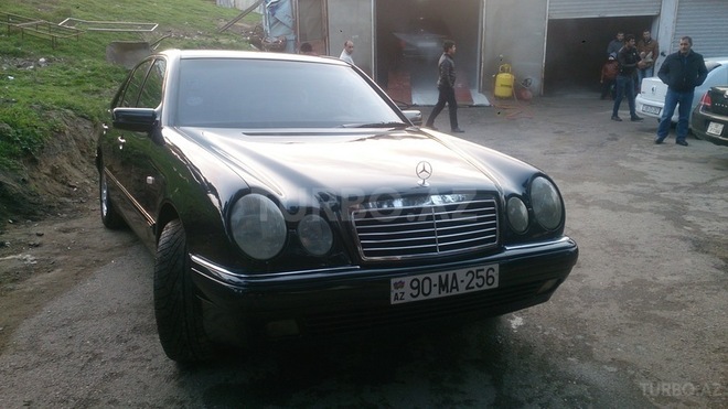 Mercedes E 200 1998, 202,583 km - 2.0 l - Bakı