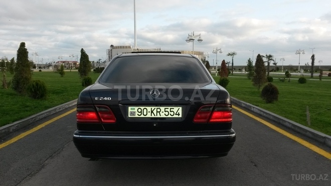 Mercedes E 240 2001, 221,000 km - 2.4 л - Kürdəmir