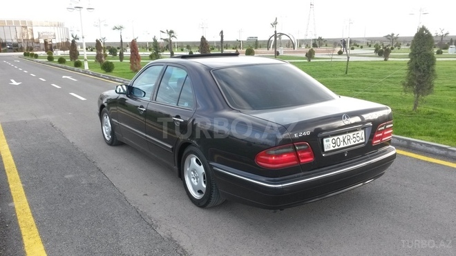 Mercedes E 240 2001, 221,000 km - 2.4 л - Kürdəmir