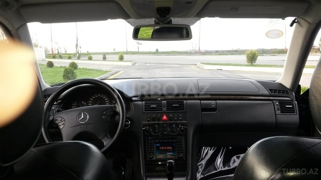 Mercedes E 240 2001, 221,000 km - 2.4 л - Kürdəmir