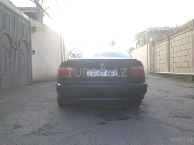 BMW 528 1996, 322,000 km - 2.8 l - Bakı