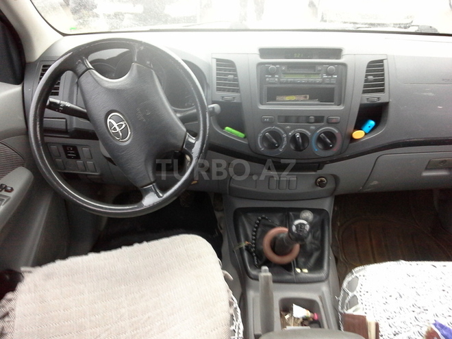Toyota Hilux 2009, 150,000 km - 2.5 л - Bakı