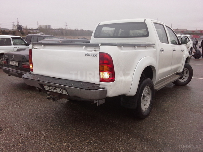 Toyota Hilux 2009, 150,000 km - 2.5 л - Bakı