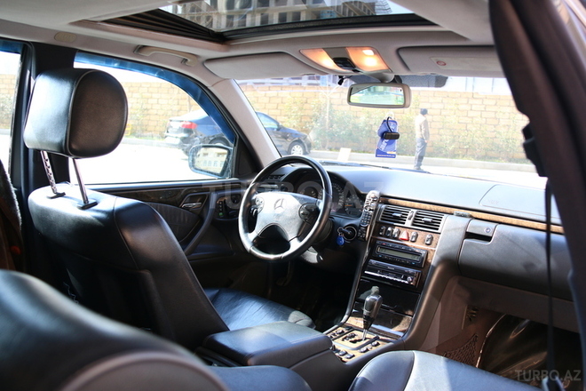 Mercedes E 240 2000, 113,000 km - 2.6 l - Bakı