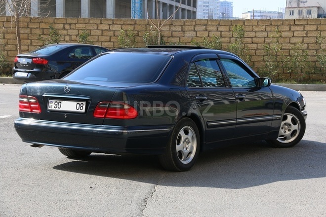 Mercedes E 240 2000, 113,000 km - 2.6 l - Bakı