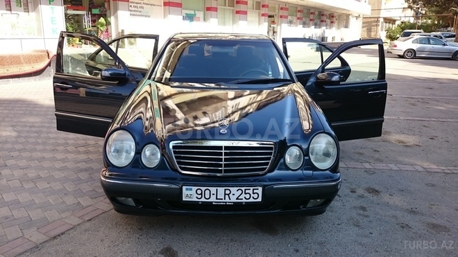 Mercedes E 240 2000, 207,000 km - 2.6 л - Bakı