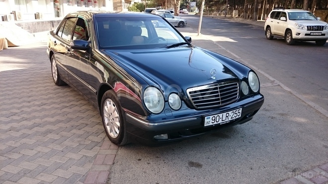 Mercedes E 240 2000, 207,000 km - 2.6 л - Bakı