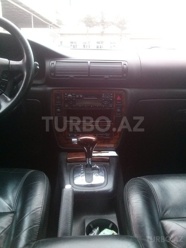 Volkswagen Passat 2001, 286,000 km - 2.8 л - Bakı
