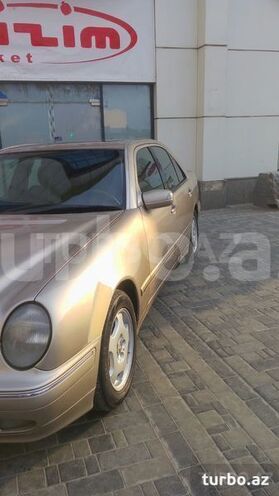 Mercedes E 220 2000, 345,550 km - 2.2 l - Bərdə