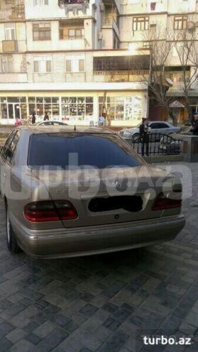 Mercedes E 220 2000, 345,550 km - 2.2 l - Bərdə