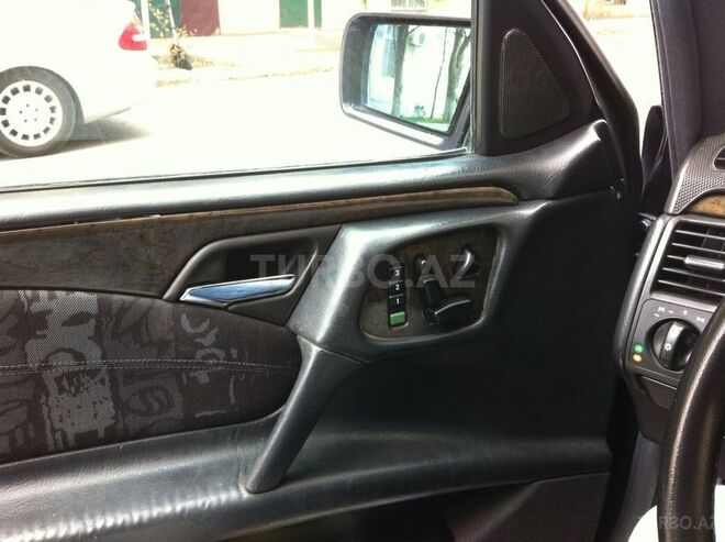 Mercedes E 230 1997, 285,000 km - 2.3 l - Bakı