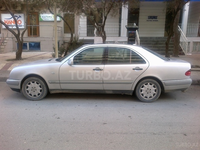 Mercedes E 280 1996, 325,000 km - 2.8 л - Bakı