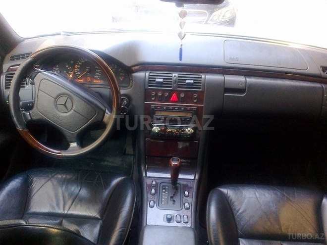 Mercedes E 280 1996, 325,000 km - 2.8 л - Bakı