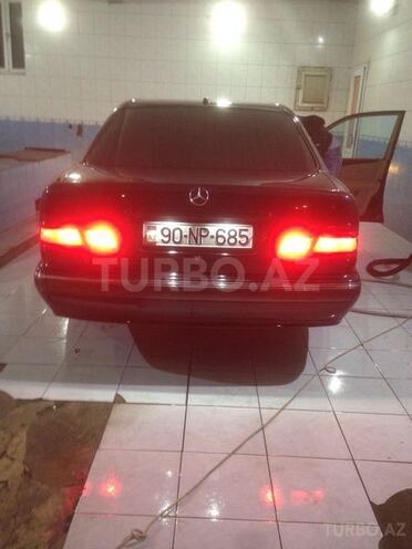 Mercedes E 270 2000, 230,000 km - 2.7 л - Bakı