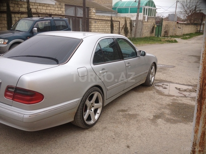 Mercedes E 240 1999, 264,000 km - 2.4 л - Bakı