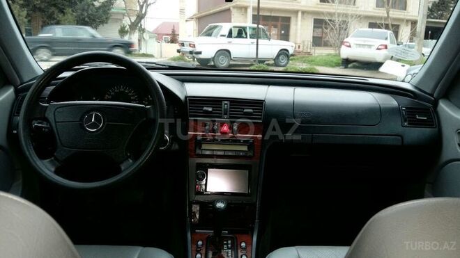 Mercedes C 200 1999, 195,000 km - 1.3 л - Bakı