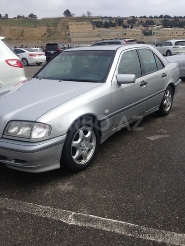 Mercedes C 240 2000, 268,000 km - 2.4 л - Bakı