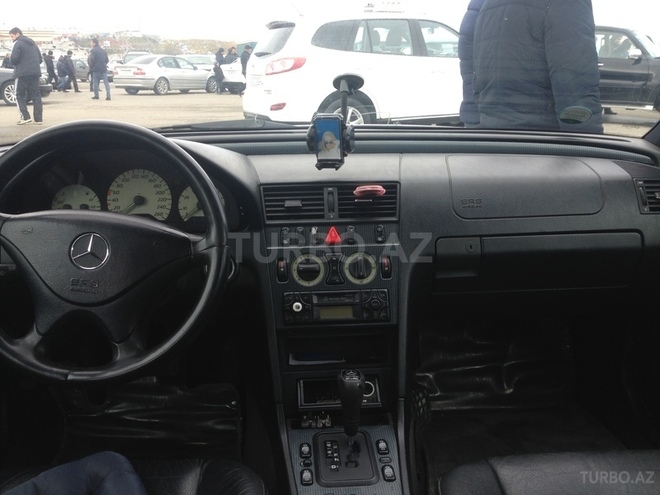 Mercedes C 240 2000, 268,000 km - 2.4 л - Bakı