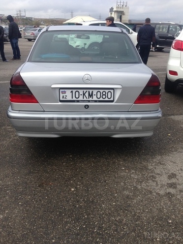 Mercedes C 240 2000, 268,000 km - 2.4 л - Bakı