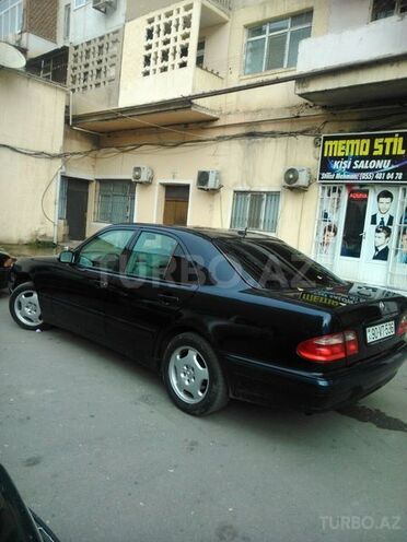 Mercedes E 240 1998, 260,000 km - 2.4 л - Bakı