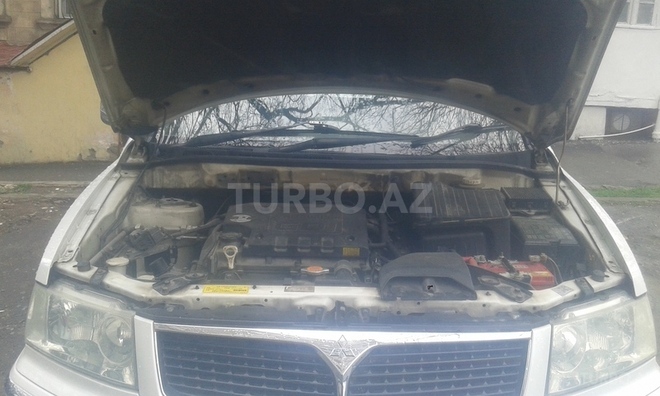 Mitsubishi Chariot 2002, 180,000 km - 2.4 л - Bakı