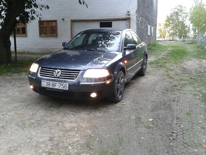 Volkswagen Passat 2003, 180,000 km - 1.8 l - Qusar