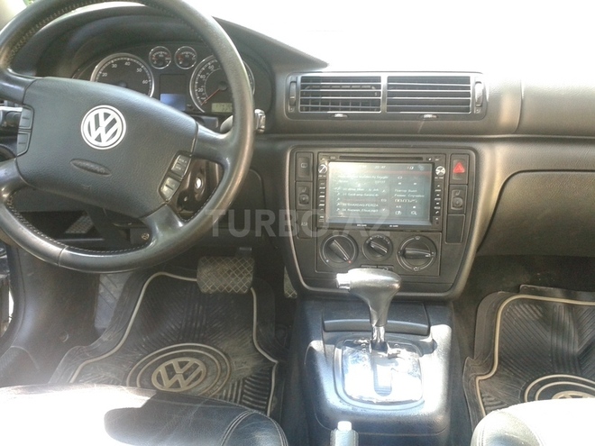 Volkswagen Passat 2003, 180,000 km - 1.8 l - Qusar