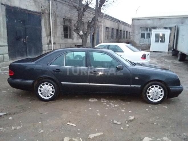Mercedes E 200 1996, 284,000 km - 2.0 л - Bakı