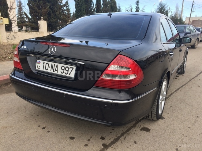 Mercedes E 320 2002, 173,800 km - 3.2 l - Bakı
