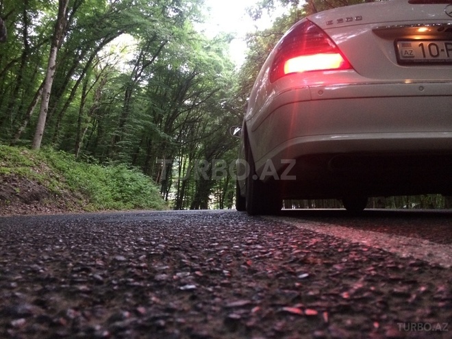 Mercedes E 200 2004, 193,000 km - 2.4 л - Bakı