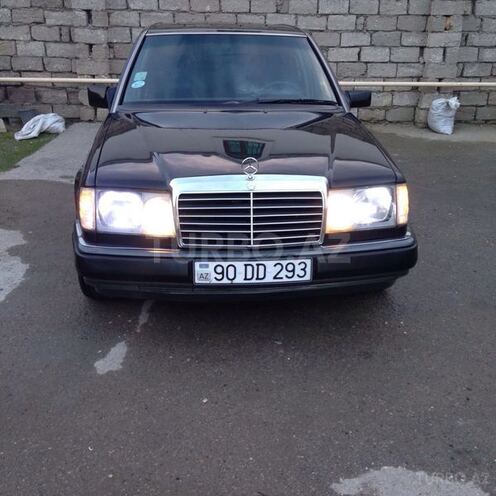 Mercedes E 230 1992, 220,000 km - 1.0 l - Bakı