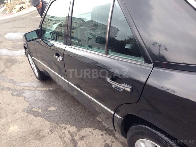 Mercedes E 230 1992, 220,000 km - 1.0 l - Bakı