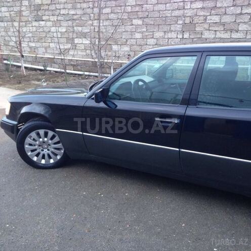 Mercedes E 230 1992, 220,000 km - 1.0 l - Bakı