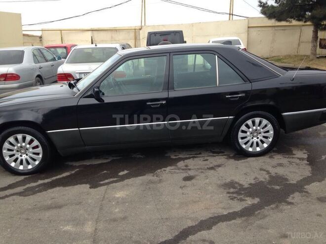 Mercedes E 230 1992, 220,000 km - 1.0 l - Bakı