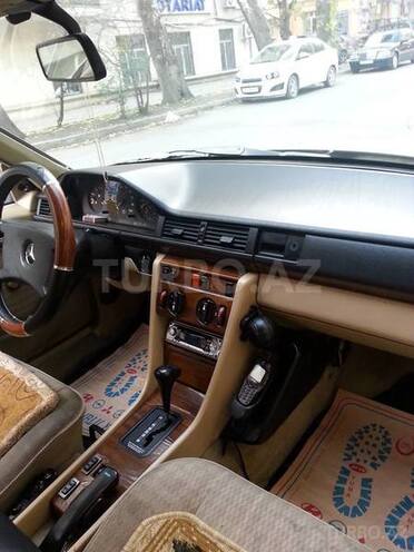 Mercedes E 250 1990, 434,000 km - 2.5 л - Bakı