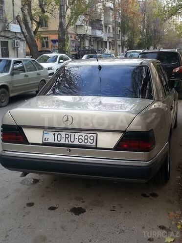 Mercedes E 250 1990, 434,000 km - 2.5 л - Bakı