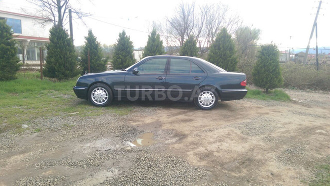 Mercedes E 320 2000, 252,400 km - 3.2 л - Masallı