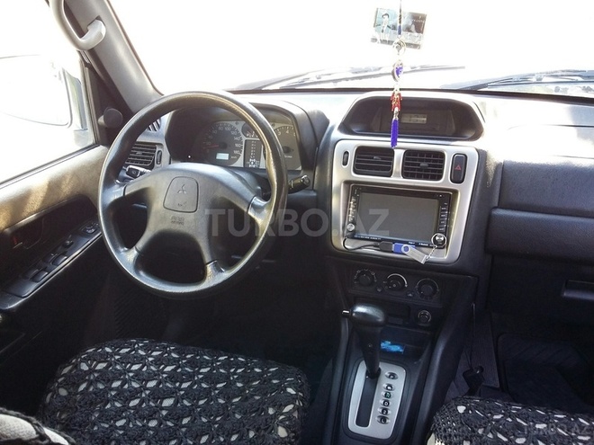 Mitsubishi Pajero io 2001, 160,000 km - 2.0 l - Bakı