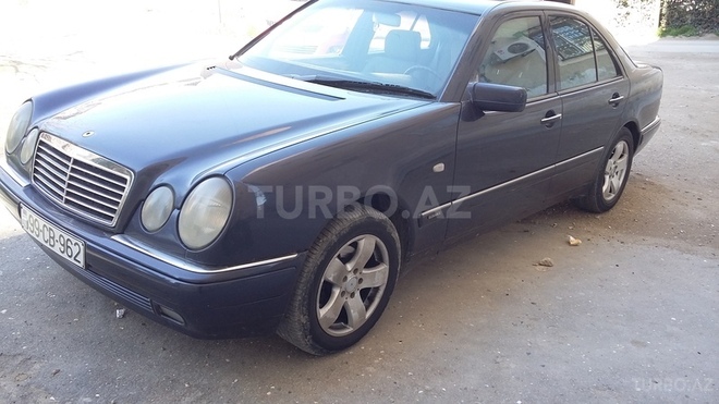Mercedes E 220 1997, 334,000 km - 2.2 l - Bakı