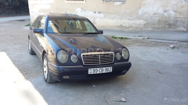 Mercedes E 220 1997, 334,000 km - 2.2 l - Bakı