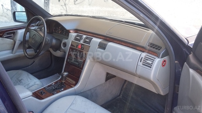 Mercedes E 220 1997, 334,000 km - 2.2 l - Bakı