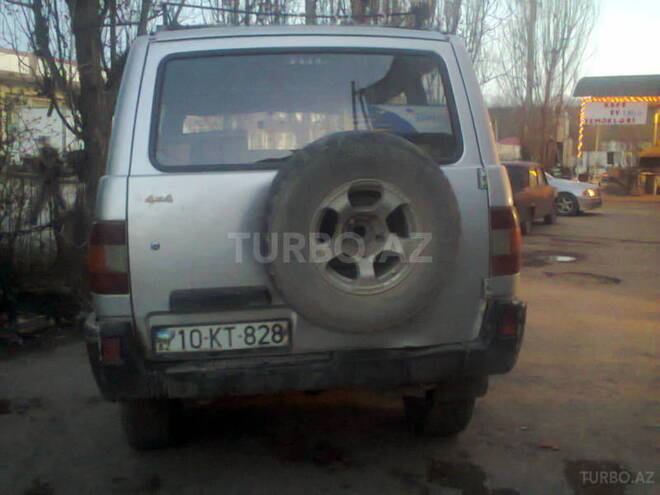 UAZ Patriot 2002, 200,000 km - 2.7 l - Quba