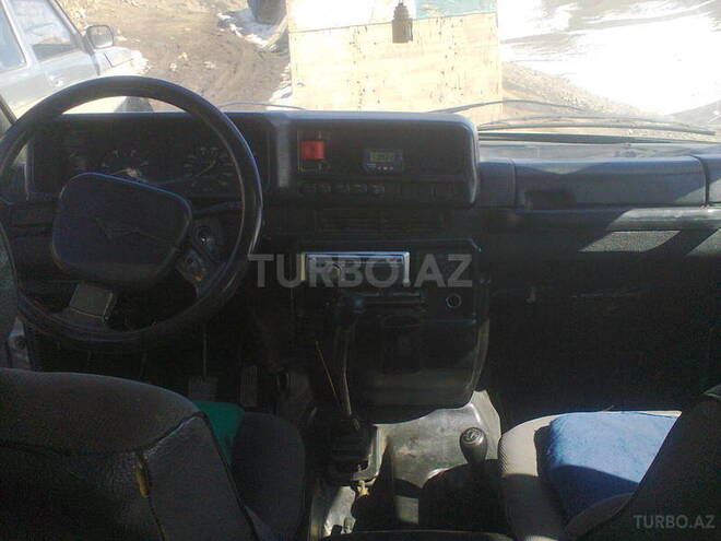 UAZ Patriot 2002, 200,000 km - 2.7 l - Quba